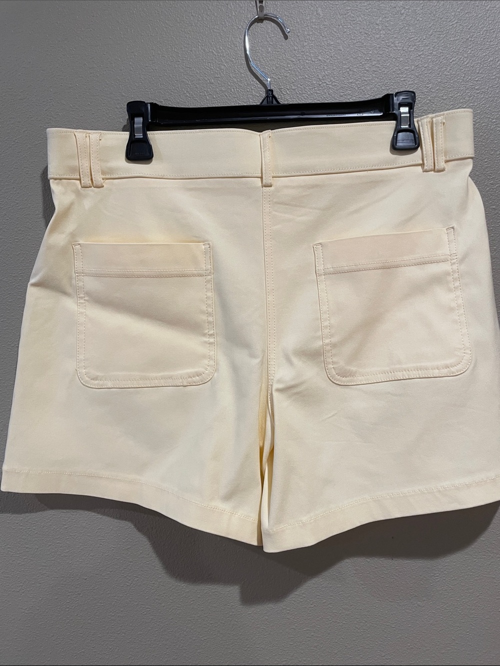 Jules & Leopold Butter Yellow Front-Pocket High Rise Shorts - Picture 5 of 13